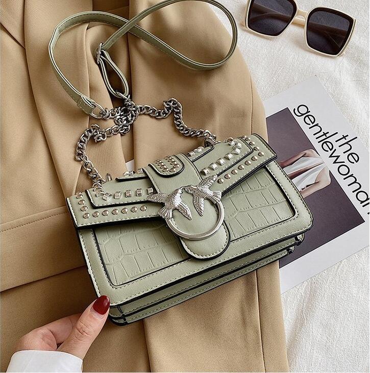 

wholesale women bag cool totem rivet handbag street trend Stone womens chain bags Joker retro leather fashion portable messenger handbags