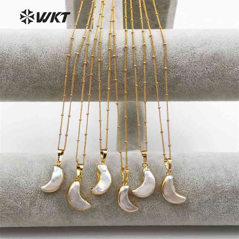 

WT-JN033 Open Moon Shape Freshwater Pearl With Trim Pendant 18 Inch Gold Layer Link Chain Women Vogue Necklace