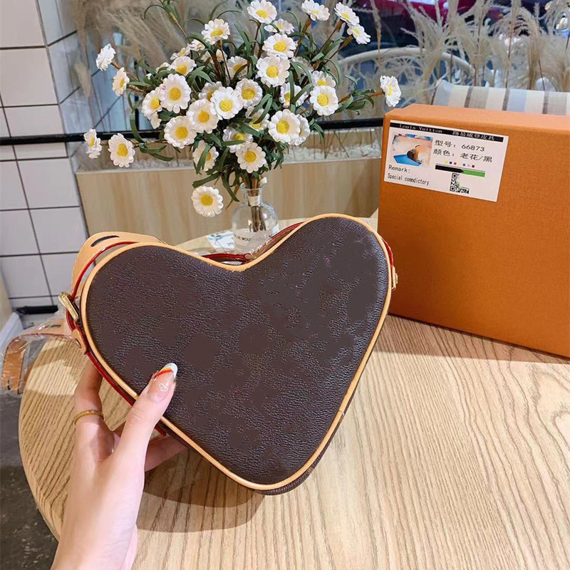 

women luxurys designers crossbody bags single shoulder bag mini handbags classic heart-shaped made leather of canvas embossed handbag wholes