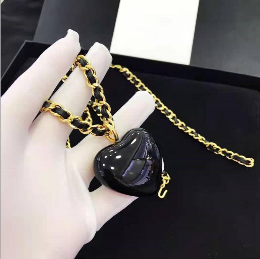 

Black sheepskin Heart Necklace 2021 Xiangjia European and American fashion brass strong chain female, Silver
