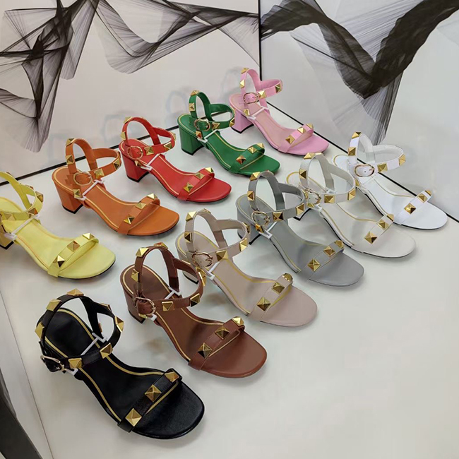 

Women's designer fashion leather rivet sandals summer sexy party thick heels Beach Slippers Size 35-42 with box