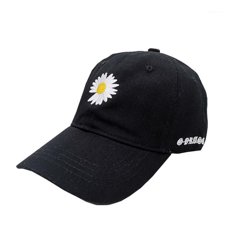 

Hat Daisy Baseball Cap Sunshade Four Seasons Korean Men And Women Berets, White