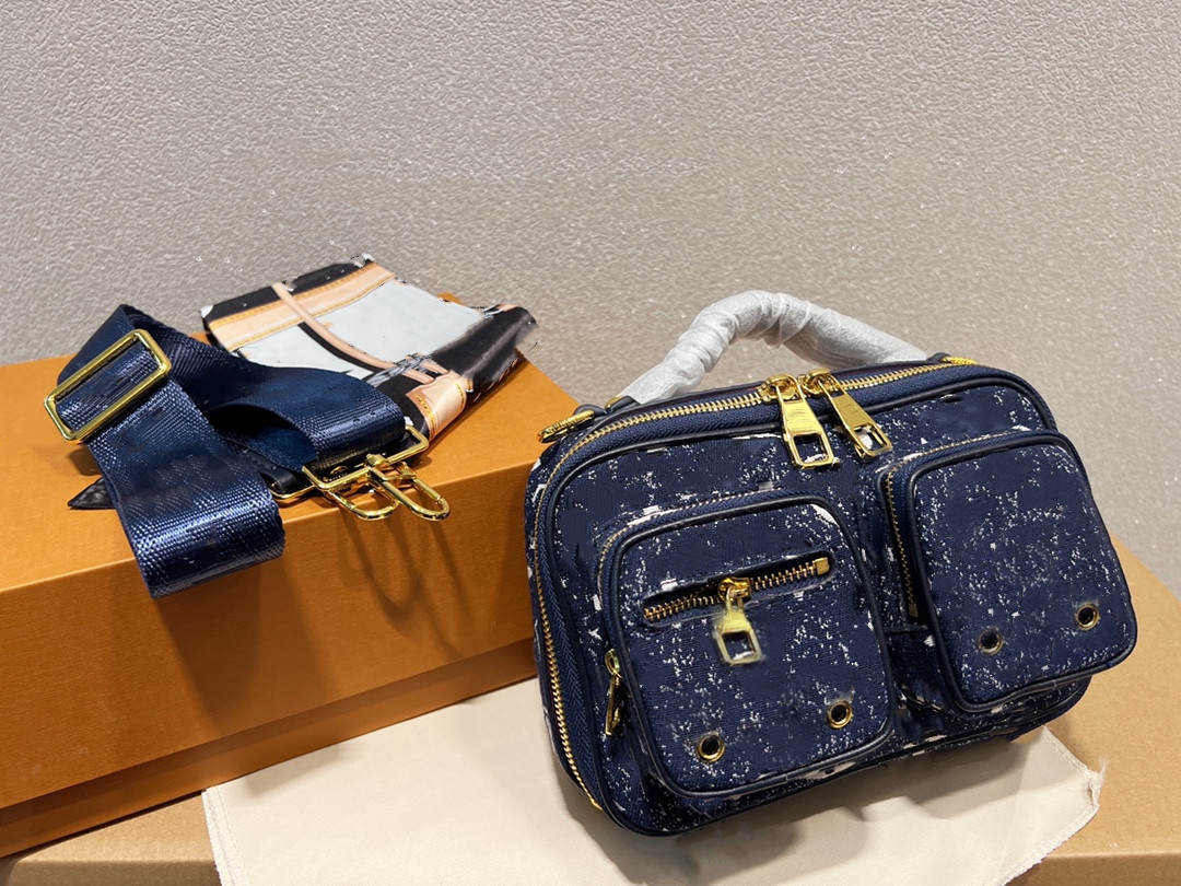 

Wholesale Top Quality Shoulder Bags designer girl makeup bags women Travel clutch purse letter cosmetic Woman Fashion Handbags UTILITY motorcycle bag 20*13, Not sold separately