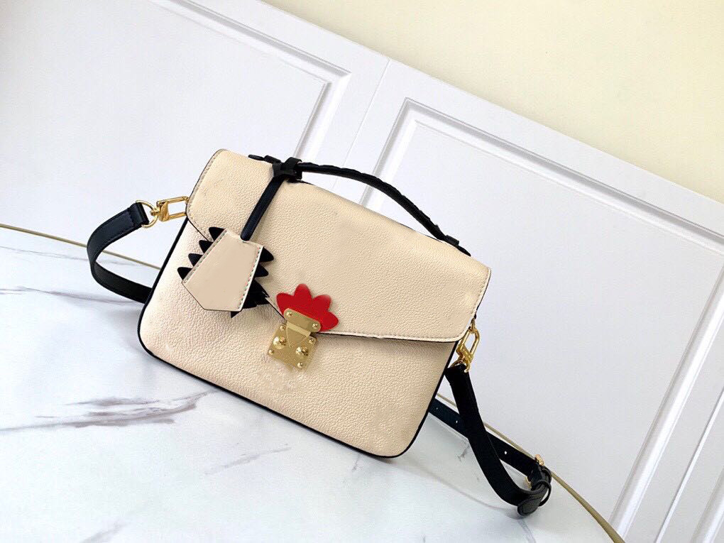 

Women Luxurys Designers Bags 2021 Luxury Designer Bag Pochette Métis Tote Handbags with top braided handle pendant and S-lock lock Shoulder Wallet 25CM, Black m45385