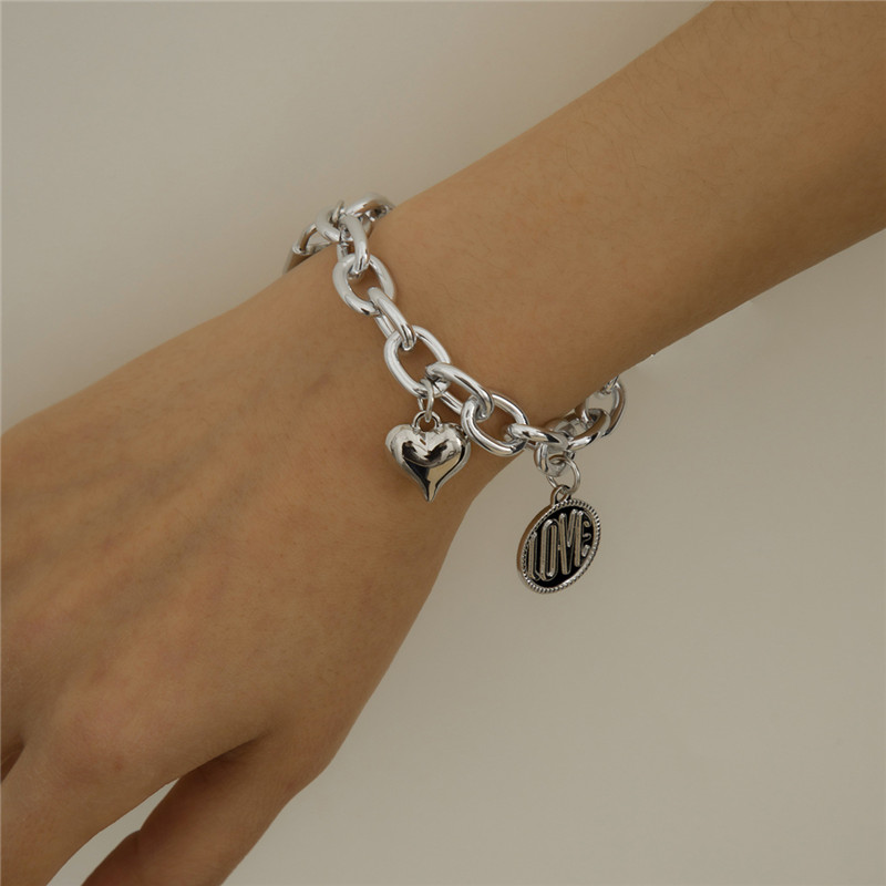 

Punk Heart Lock Planet Circle Charm Bracelets Women Single Layer Metal Cross Thick Chain European Hip Hop Gold Letter Lovers Link Jewelry Accessories