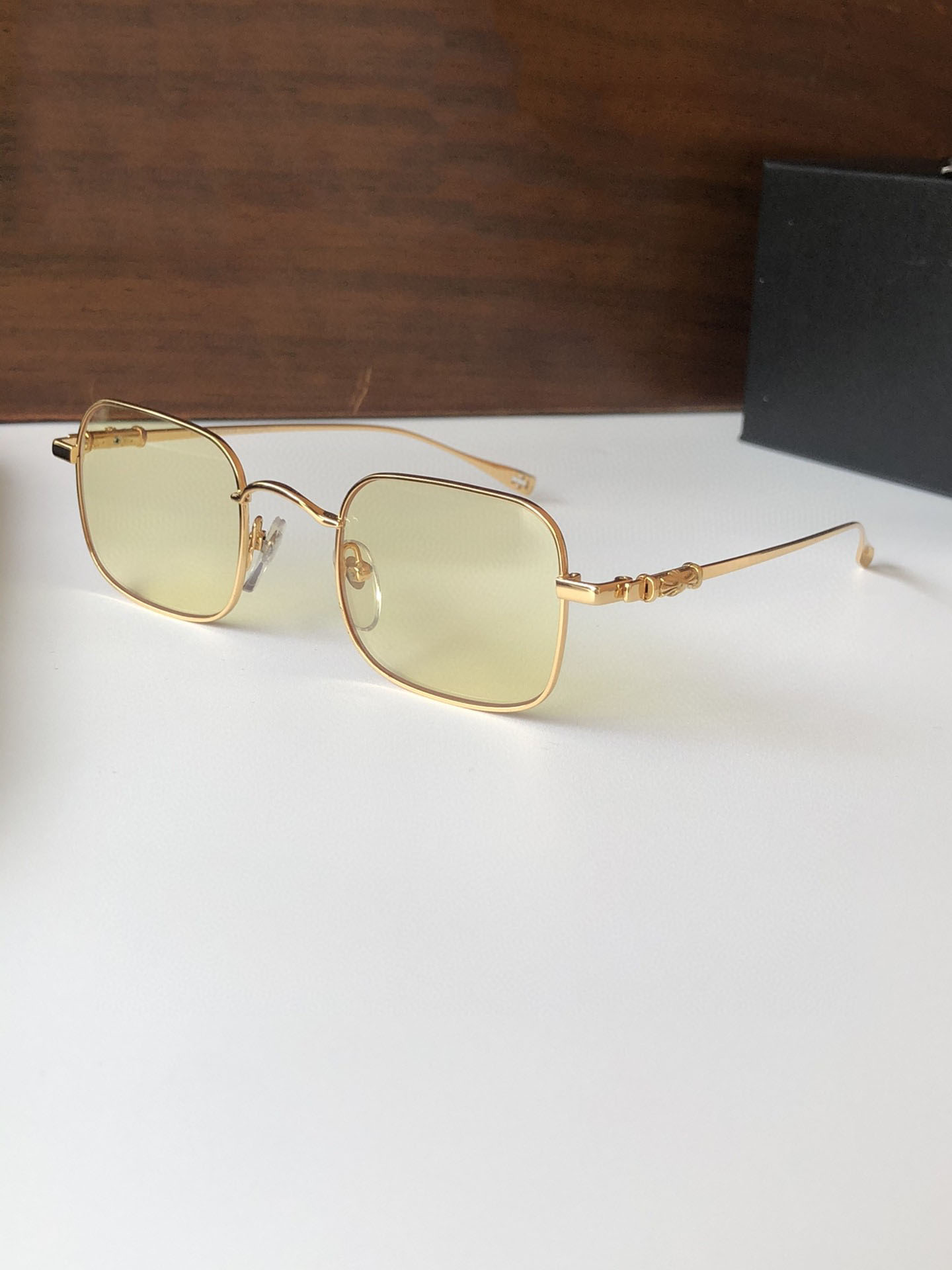 

HEARTS CHUCK TOP Original high quality Designer Sunglasses for mens womens new selling world famous Classic retro super luxury brand eyeglasses glasses uv400