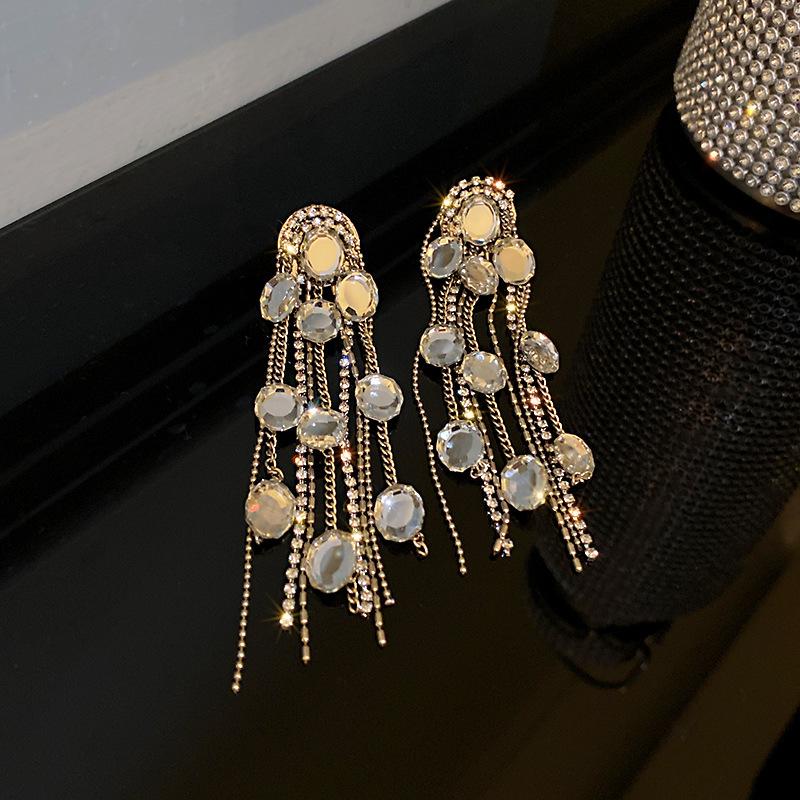 

Dangle & Chandelier 2022 Fashion Long Metal Tassels Sweet Shiny Crystal Drop Earrings Contracted Hyperbole Style Geometric Senior Women