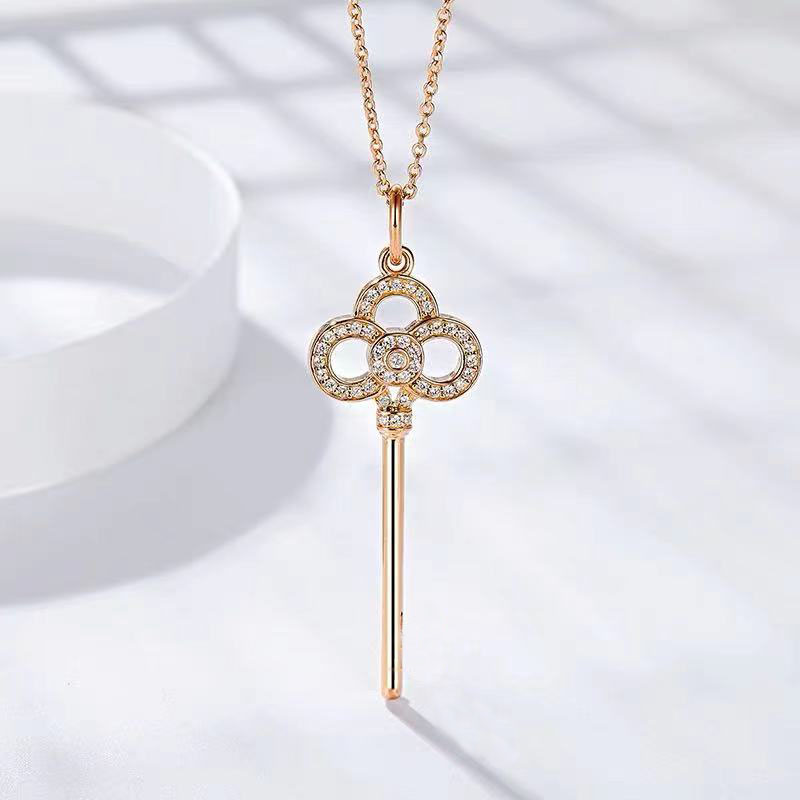 

High Quality Fashion Key Pendant with Diamond Sliding Petal Necklace Luxury Gift Original Packaging