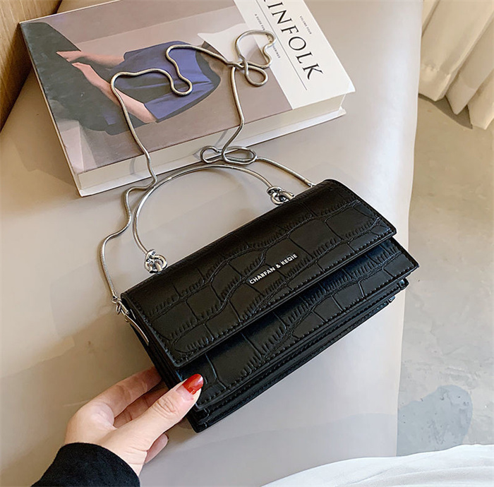 

designers duffel bags 45cm 55cm luxury large capacity travel sale women men genuine leather shoulder fashion bag carry rivets with lock head