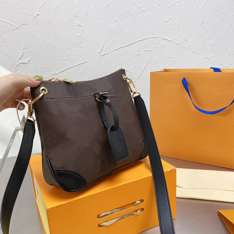 

Fashion Messenger Bag Women Crossbody Bags Classic Letter Lady Handbag Zipper Purse Golden Hardware Tag Pendant Detchable Adjustable