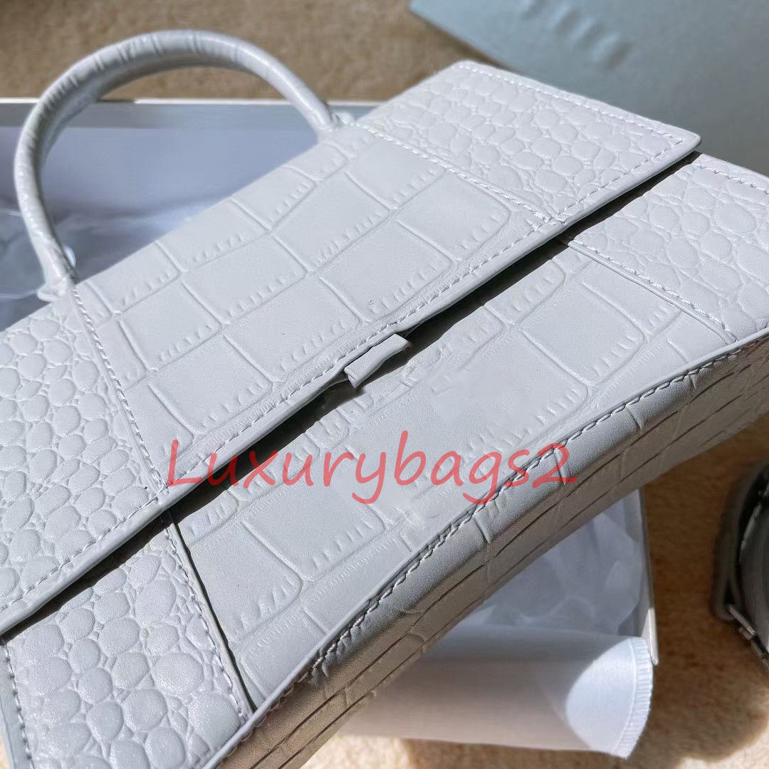 Femmes Sacs de concepteurs de luxe de luxe 2021 Convient aux multiples occasions pleines de sac de féminité