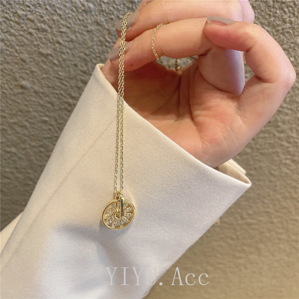 

Wholesale Temperament Ins Style Micro Inlaid Zircon Necklace Dongdaemun Simple Dignified Hollow Clavicle Chain Korean No. 6