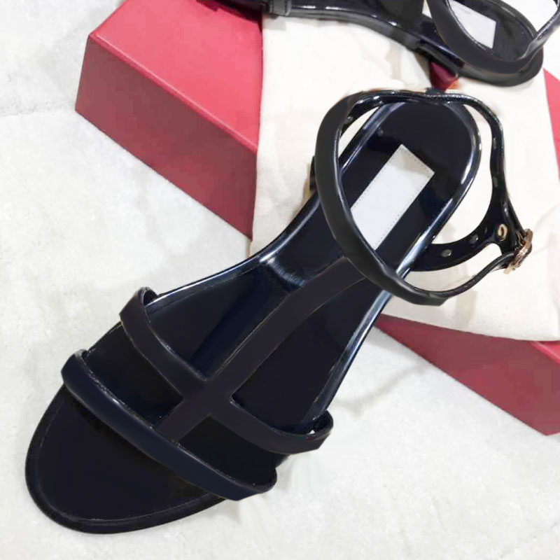 

Top Quality Men Women Slippers Sandal Shoes Slide outdoor Summer Fashion slipper with rivets house Flat Flip Flops sandals Size 35-40, Black