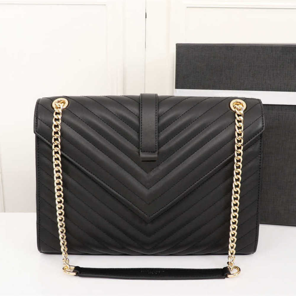 

7A+Designers New style shoulder bag 26588 Perfect beyond your imagination Interior Zipper Pocket Genuine Leather Chains Plain Fashion fashion bags