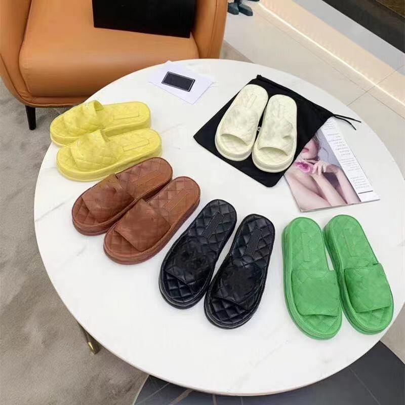 

Customization of antiskid and sandals, slippers fashion brand large base letters embroidery nice, Multi