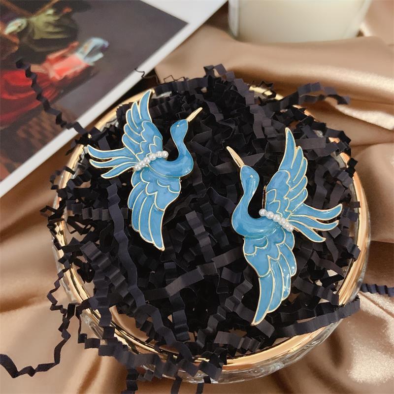 

Pins, Brooches Trendy Animal Blue Enamel Symmetrical Birds Left Right Direction Elegant Mujer Gifts, Gray
