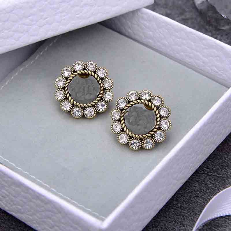 

Charm Letter Stud Asymmetric Earring Pearl Earclip designer Jewelry