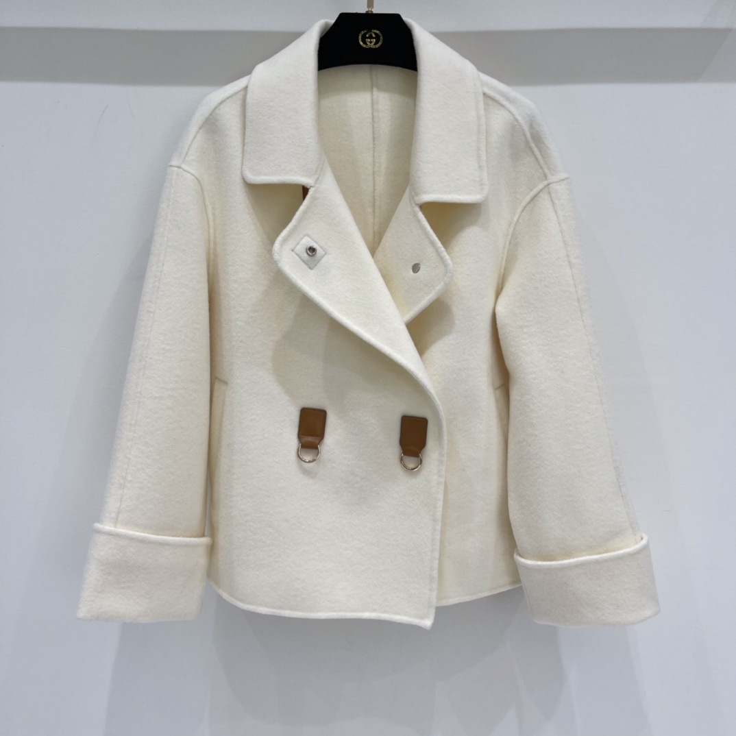 

Temperament short loose wool coat, White