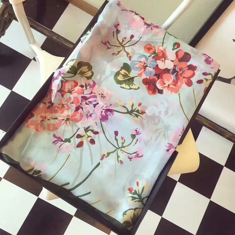 

2021 famous designer ms xin design gift scarf high quality 100% silk scarf size 180x90cm