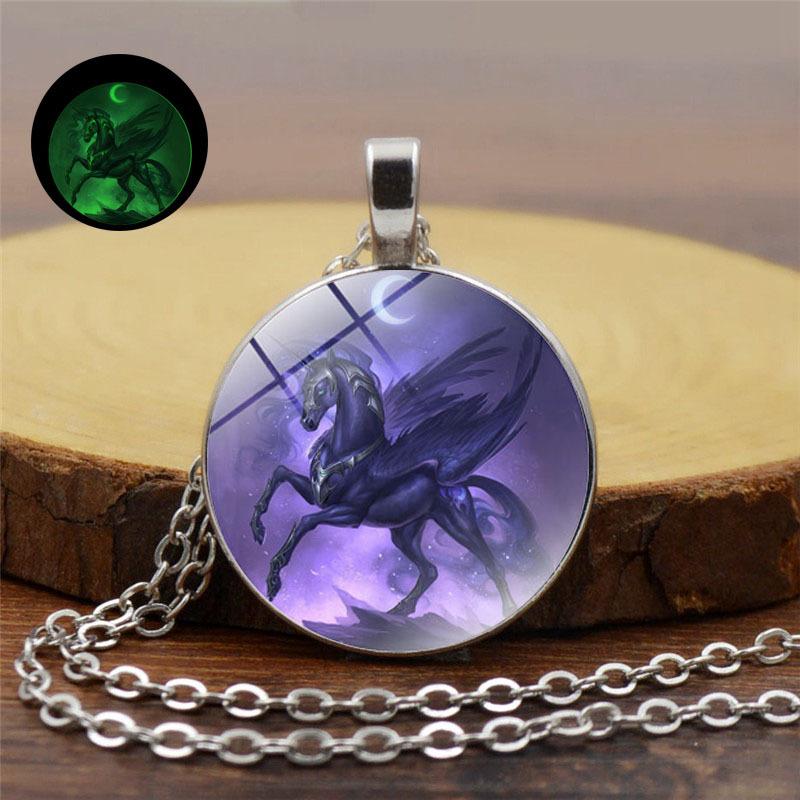 

Pendant Necklaces 2021 Classic Chain Glass Dome Alloy Glow In The Dark Necklace Charm Horse Pattern Luminous Women Jewelry