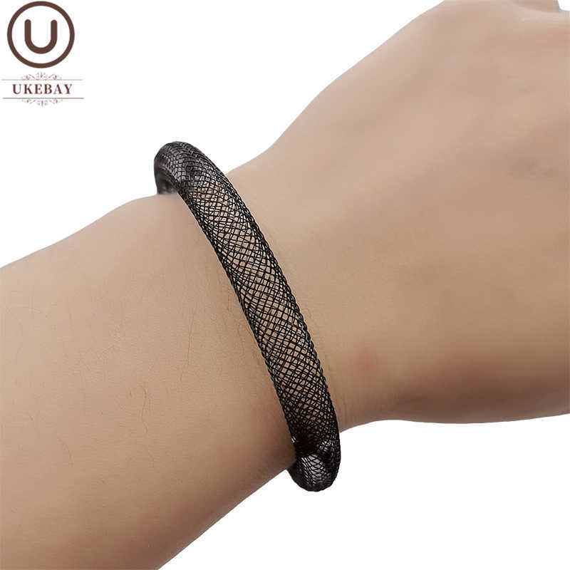 

Uk New Simple Mesh Bracelets Women Black Chain Hollow Elasticity Bangles Bohemia Style Party Handmade Accessories Jewelry Q0719