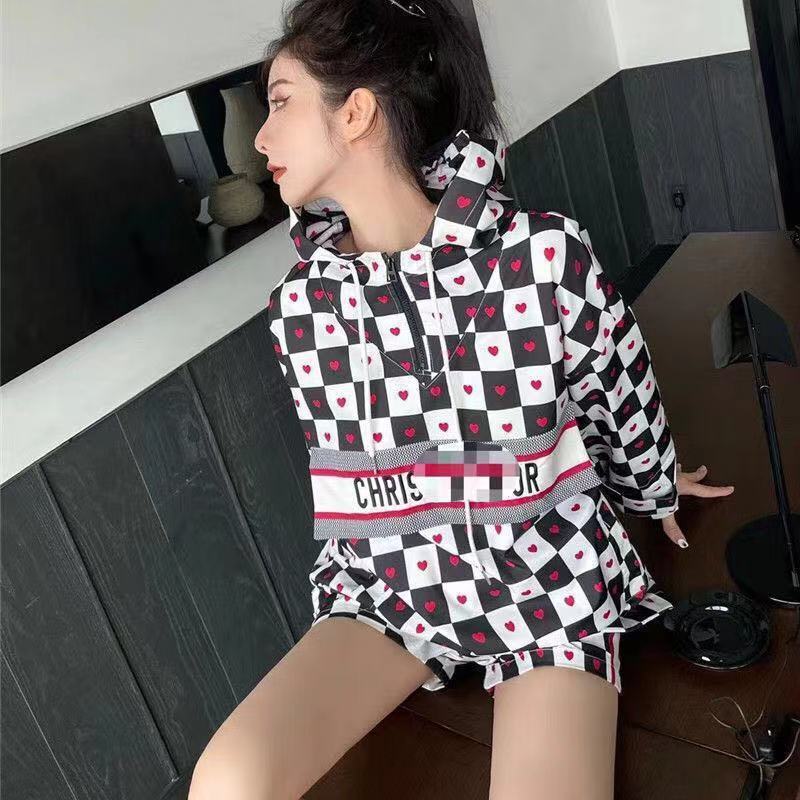 2021 Automne Nouveau Pull Sweater Costume Noir et Blanc Damier Lettre d'amour Lettre à capuche Veste à capuche A-Word Wide Jambes Shorts