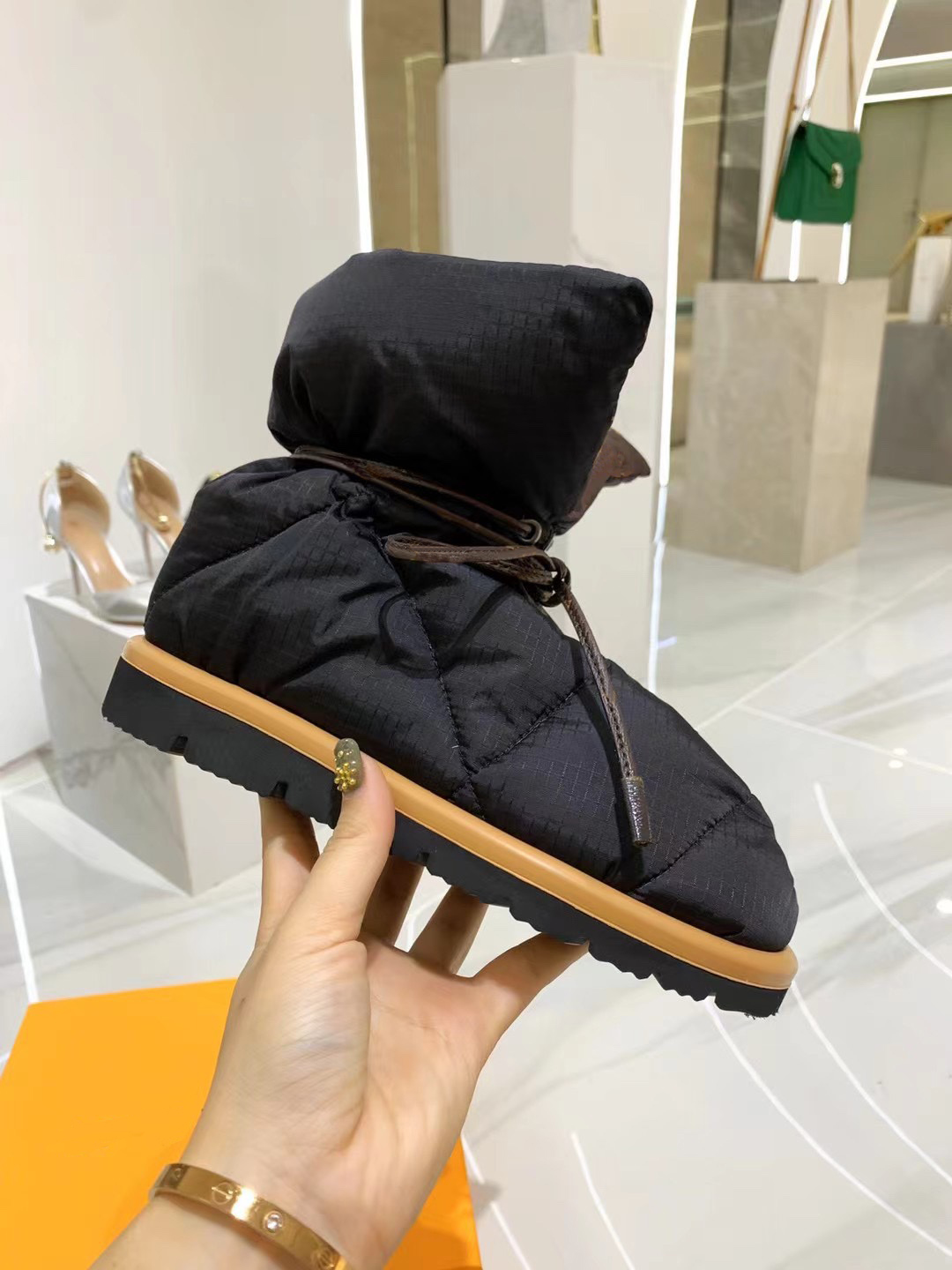

PILLOW COMFORT ANKLE BOOT 2021 Designer luxury women down snow boots water-repellent nylon, Color 1