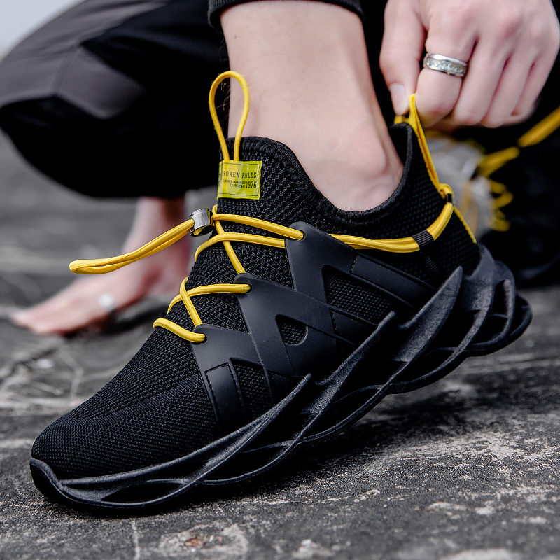 

Mens Shoes 2021 Breathable Mesh Blade Runner Leisure Sports Trainers Increased Summer Travel Fashion sneaker, Black