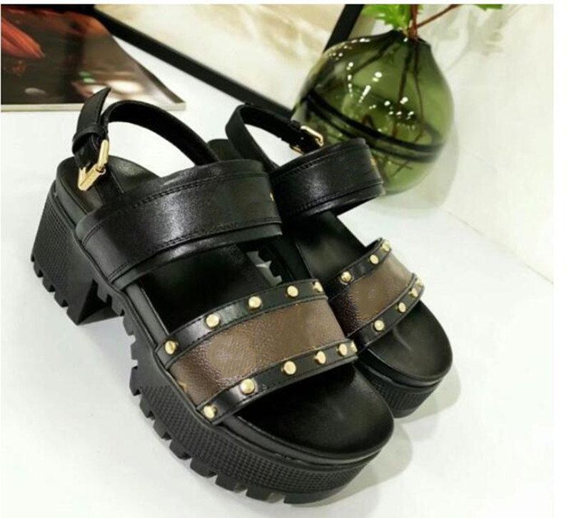 

fashion women's chunky heels Shoes cowhide Leather sandals female rivet peep toe shoe L32911