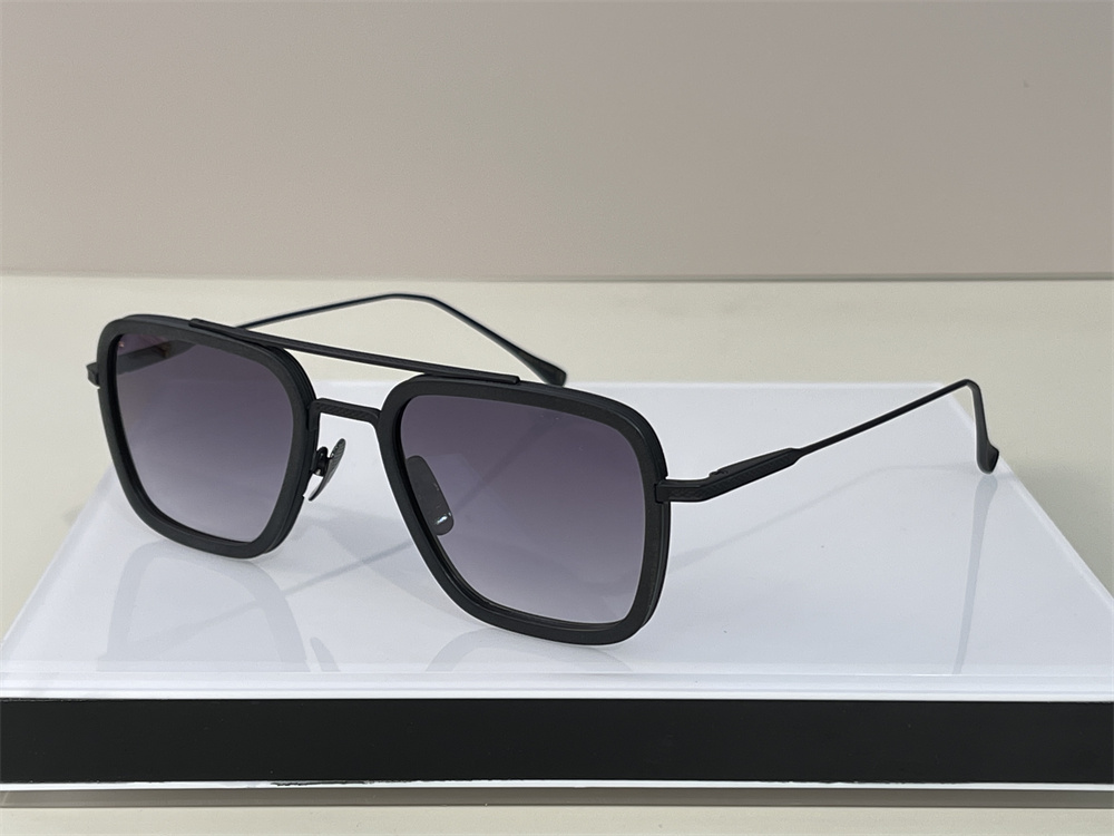 

Sunglasses for Mens Brand Designer Retro Vintage Small Size Black Sunglass Top Quality Women Fashion Metal Square Shape Eyewear Gold Frame 006