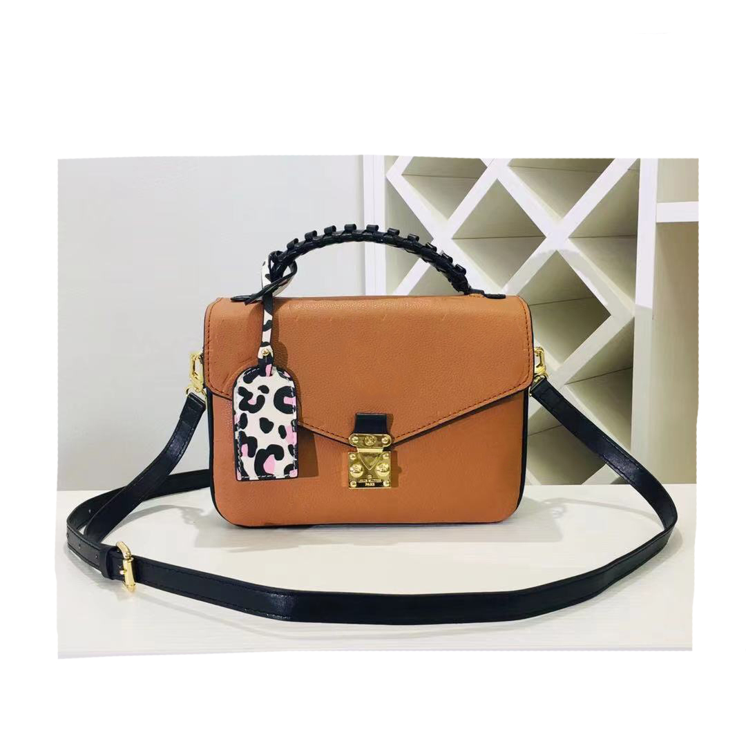 

Pochettes metis Shoulder Bag High Quality Luxury Designer Womens Fashion Handbag monograms Embossing classics Handbags Women Luxurys Brands Crossbody Bags, 45384#embossing 3