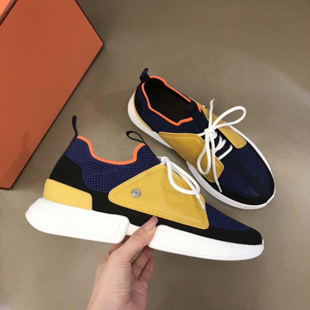 

Men's shoes top quality luxury designer brand Calfskin sneakers with straps design very good with box are size38-45, As picture 3