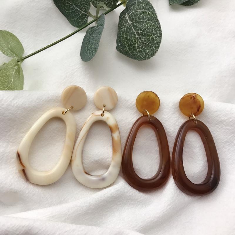 

Clip-on & Screw Back Design Ivory Brown Resin Cute Lightweight EarringsClip-on