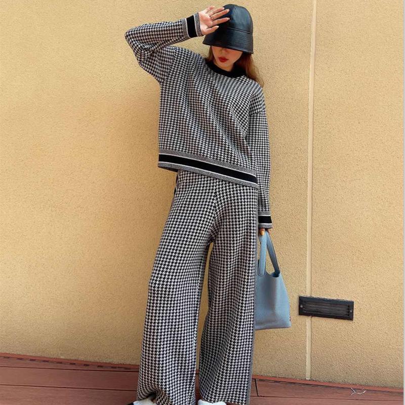 

Women' Tracksuits Series Of Classical Plover Case Knitwear Loose Two-piece Suit Female Wide-legged Qiu Dong Road, The picture color