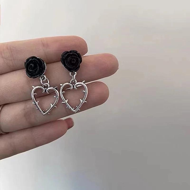 

Dangle & Chandelier 2022 Korean Fashion Gothic Vintage Thorny Heart Black Rose Earrings For Women Egirl Ins Y2K Harajuku Street Jewelry