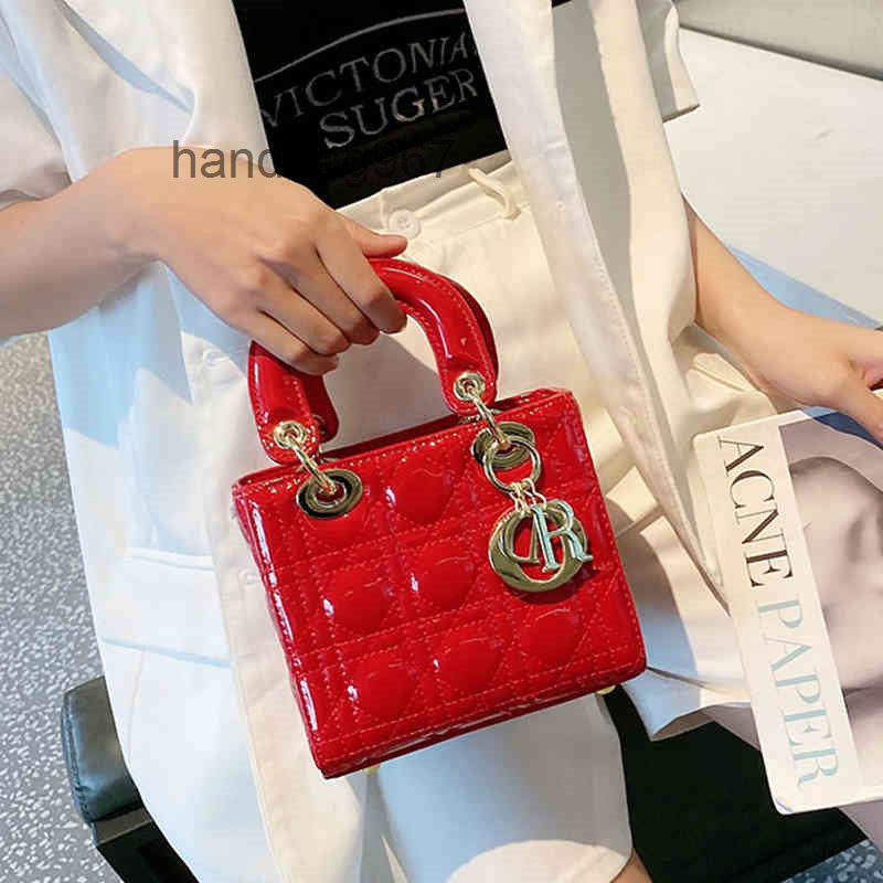 

Handbags 2022 Crossbody Designer Bags Christiansbags Patent Leather Three Lattice Portable Princess Bags Cowhide Temperament Diamond Chain O, Red