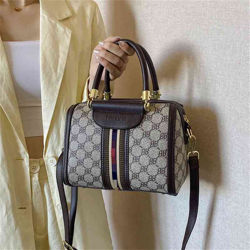 2021 New Boston Vintage Women's bag versatile net red hand large capacity One Shoulder Messenger pillow Bags-image-772306360