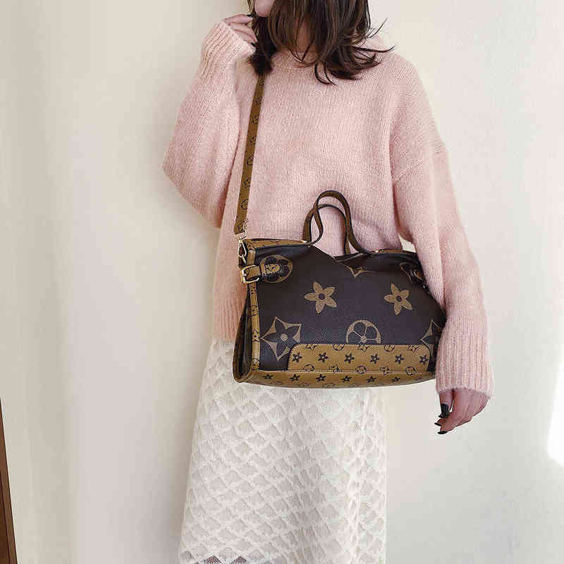 

Factory Online Export Designer Brand Bags Old Flower New Style Versatile Fashionable Young Big Fabric Tote Bag, Khaki
