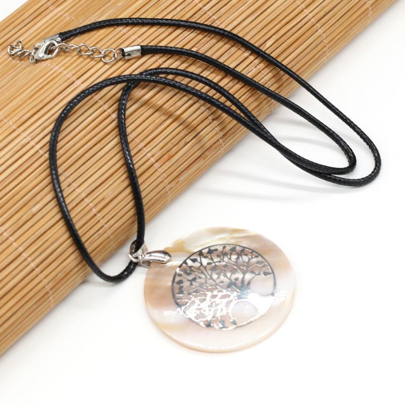 

Pendant Necklaces Natural White Shell Necklace Round Pattern For Women Jewelry Gift Length 55cm