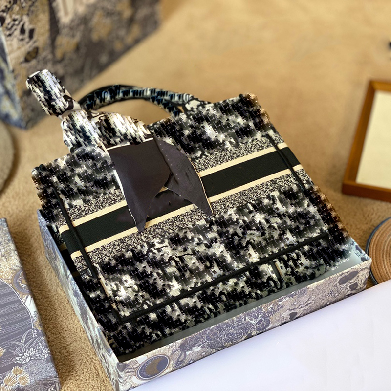 

High Quality Luxury Handbag Women Designer Shopping Bag Jacquard Black Large Capacity Messenger Bag Fashion Totes CrossbodyBag Lady Designers handbags, Black small