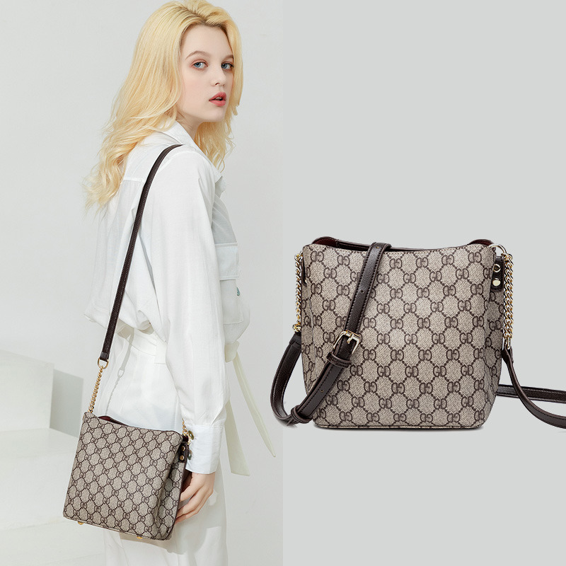 

Shoulder Bags retro New print bucket bag women's fashion large-capacity one-shoulder diagonal chain bag 2022 top quality