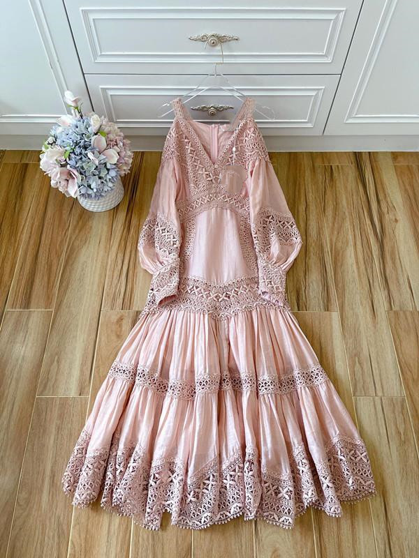 

Australian fashion brand new dress autumn and winter holiday ready-to-wear series, water soluble lace lantern sleeve one-shouldered skirt, Pink