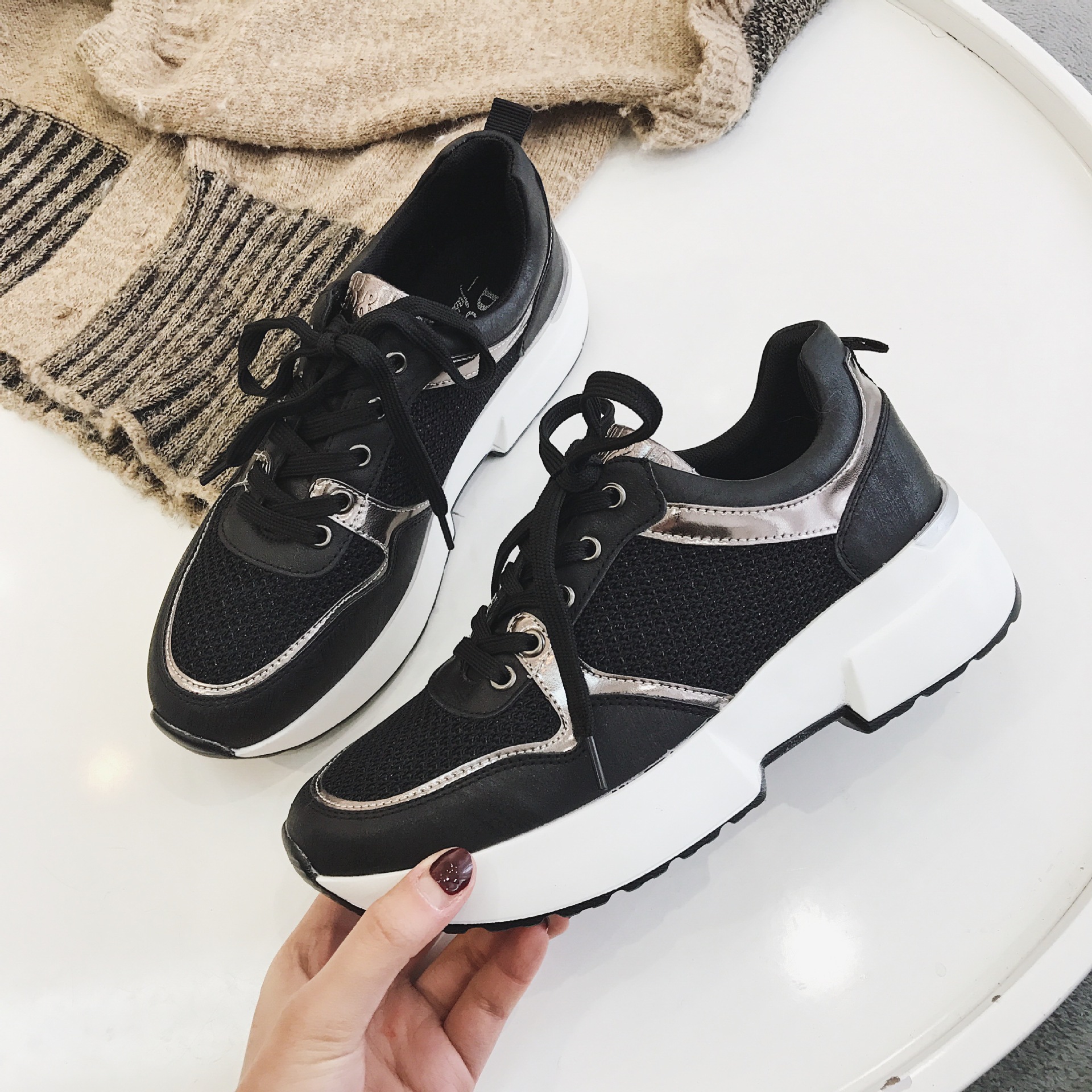 

Women Sneakers Platform Casual Walking Shoes Chunky Comfortable Breathable Light Weight Shoes Lace Up High Quality White, Beige