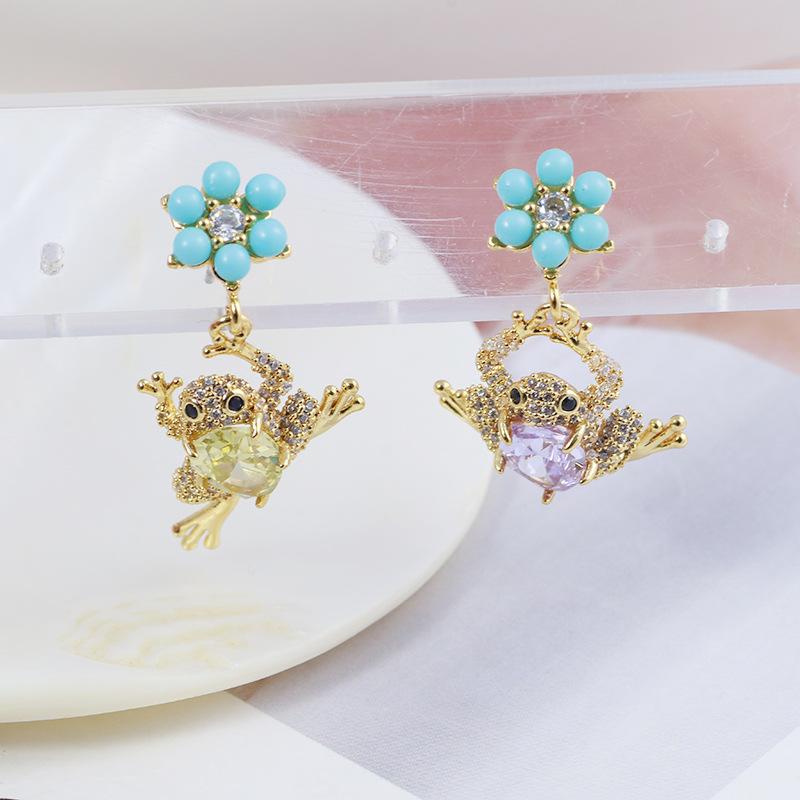 

Chains European And American Tide Brand Jewelry Wholesale Three-Dimensional Flower Frog Jumping Shape Necklace FemaleChains