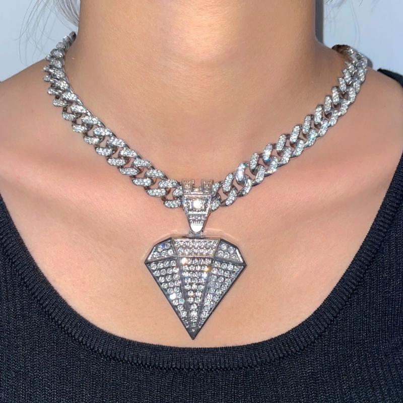 

Pendant Necklaces Hip Hop Bling Iced Out Diamond Shape Crystal Necklace For Women Men Punk Shiny Rhinestone Cuban Chain Jewelry