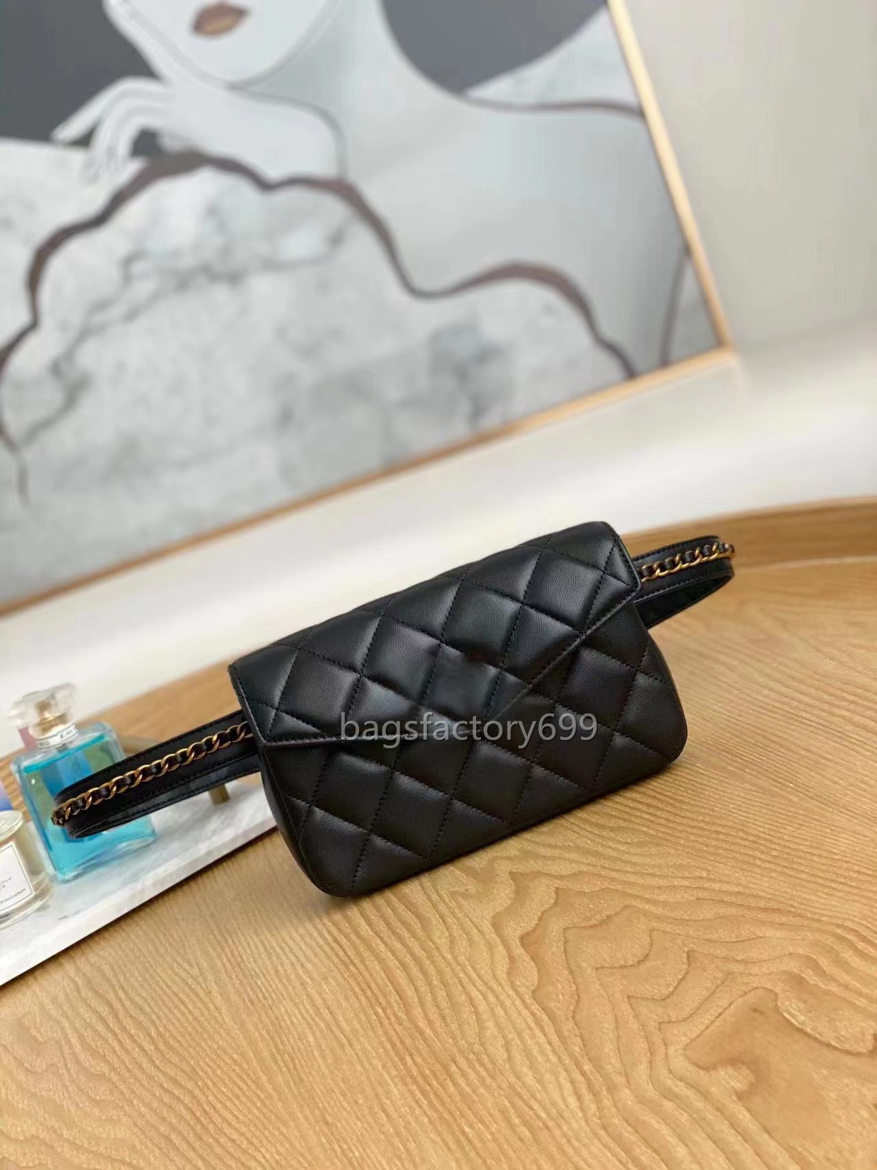 

9 a Fanny pack 2022 ss top female sheep's classic mini flap bag chain belt cross body small French girl quilted handbag designer vanity outdoor Saoche 18 centimeters, Box