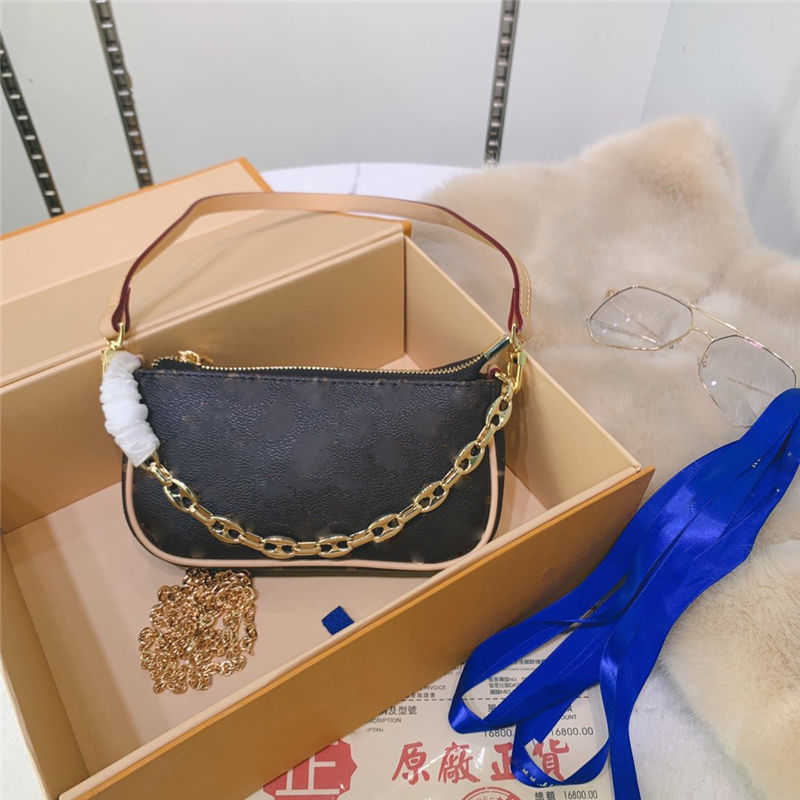 

2022 Limited Edition Brown MILLA Clutch Bag Size:19cm V-231