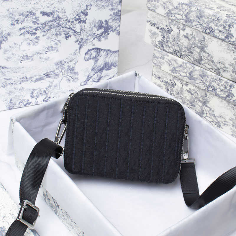 

Men Safari Messenger Bags Designers Oblique Embroidery Pockets Pouch DOUBLE-zipper Camera Bag SIZE 17CM with box 8888, Color 1