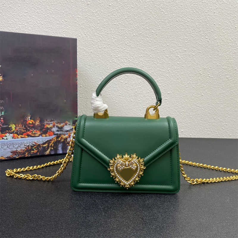 

TOP Quality Mini Shoulder Bag Designer Bag Leather Crossbody Chain Bags Gold Heart Pearl Letter Buckle Casual Purse Ladies Luxury Handbag, Red