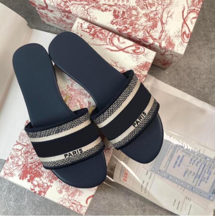2022 Women luxury Designer Sandals Slippers Leather Summer Flat Slipper Embroidery fashion beach woman Big head Rainbow letters 35-42 574